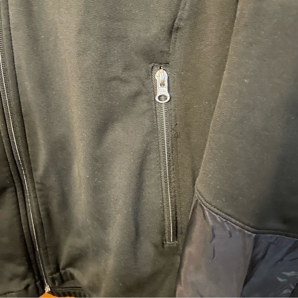Under armour black iridescent logo with‎ front pockets size medium fitted jacket - Picture 4 of 8